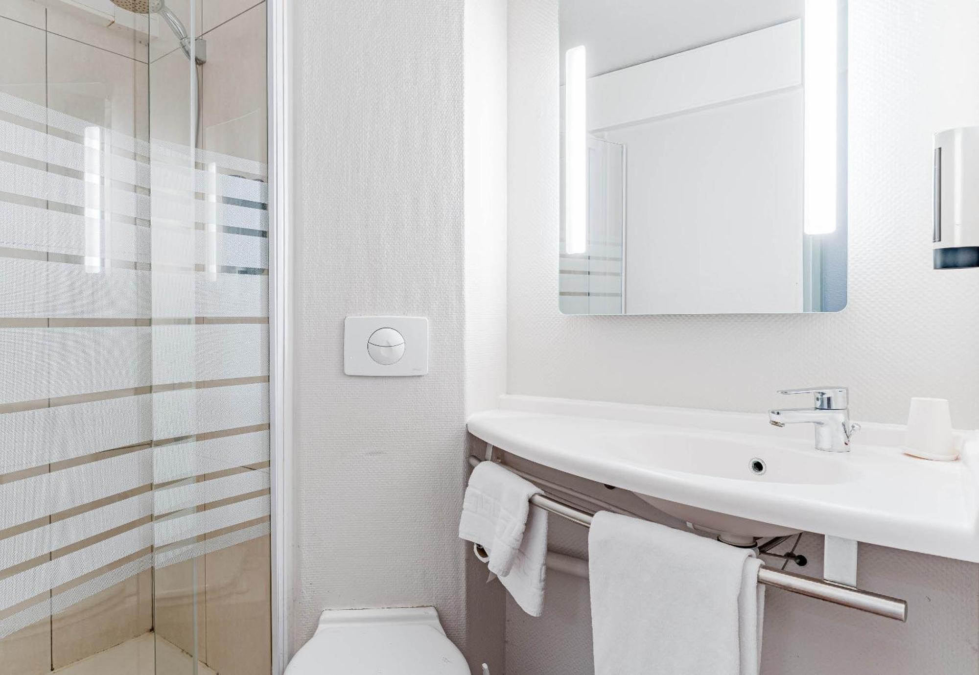 B&B Hotel Шательро Экстерьер фото