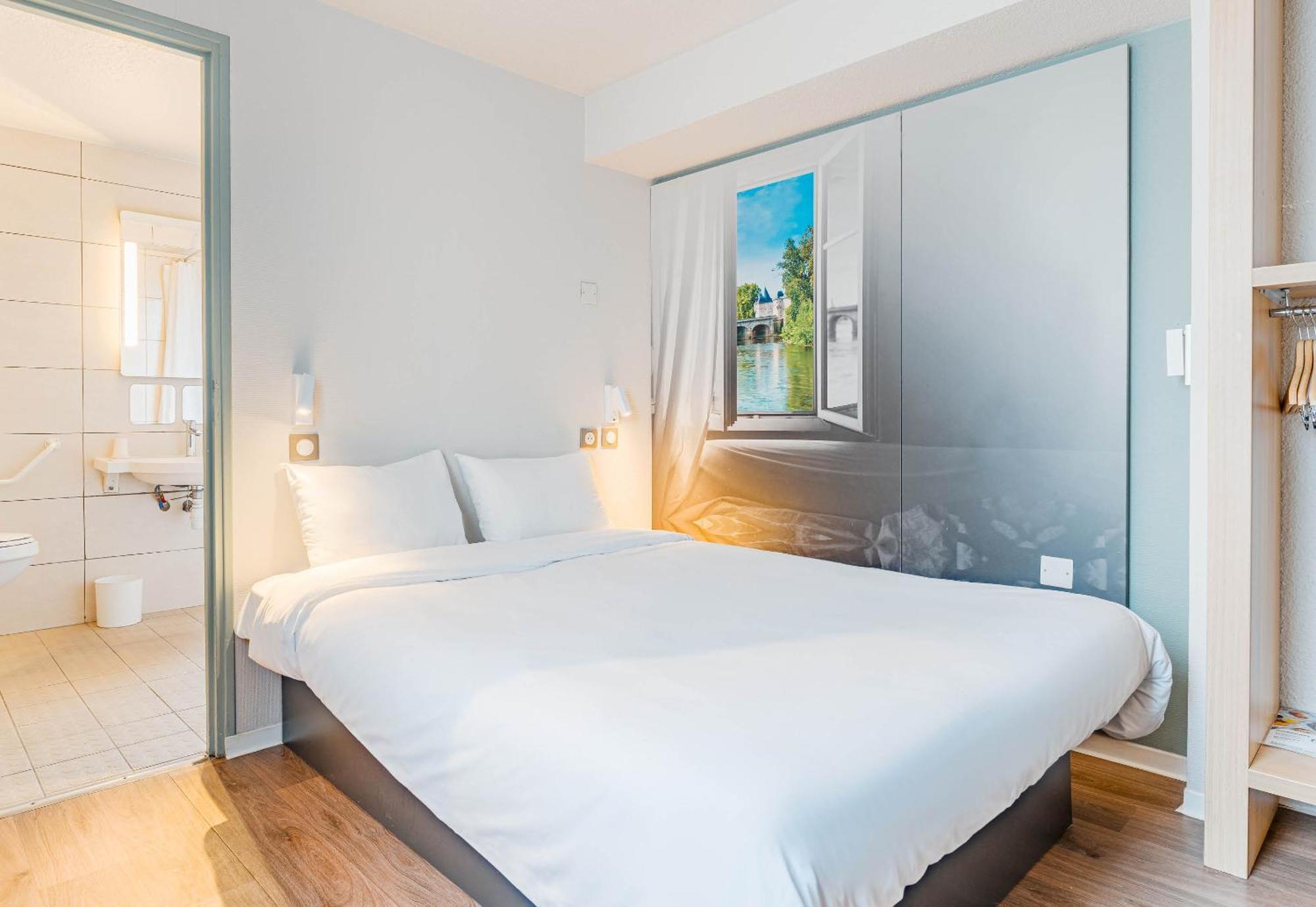 B&B Hotel Шательро Экстерьер фото
