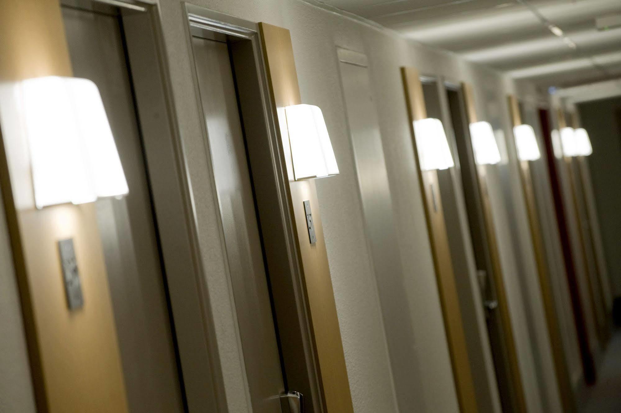 B&B Hotel Шательро Экстерьер фото
